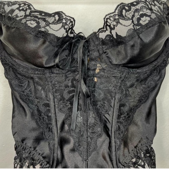 Vintage 80s Victoria’s Secret Gold Label Black Lace Corset – 34B - Picture 2 of 4
